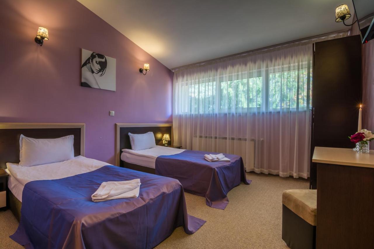 Hotel Royal ボロヴェッツ エクステリア 写真