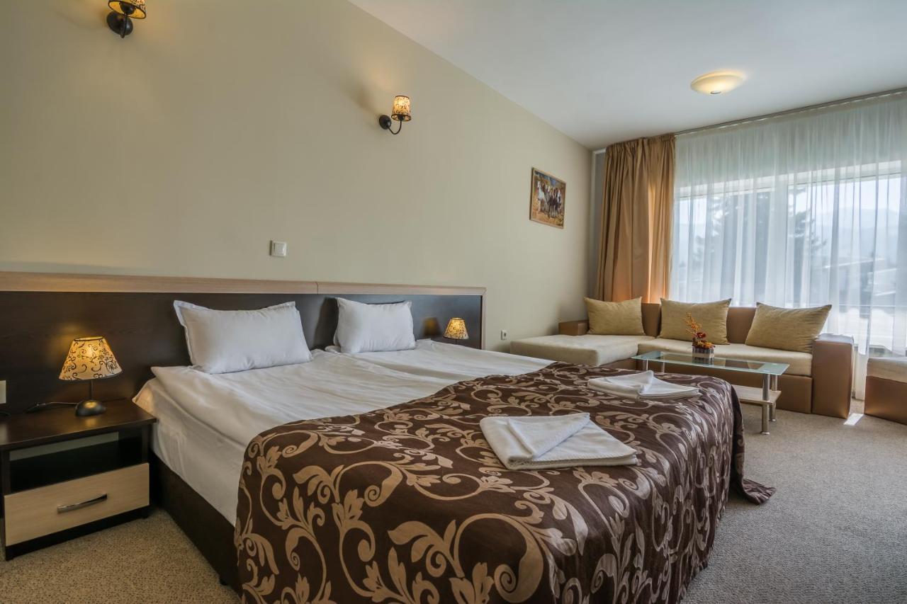 Hotel Royal ボロヴェッツ エクステリア 写真