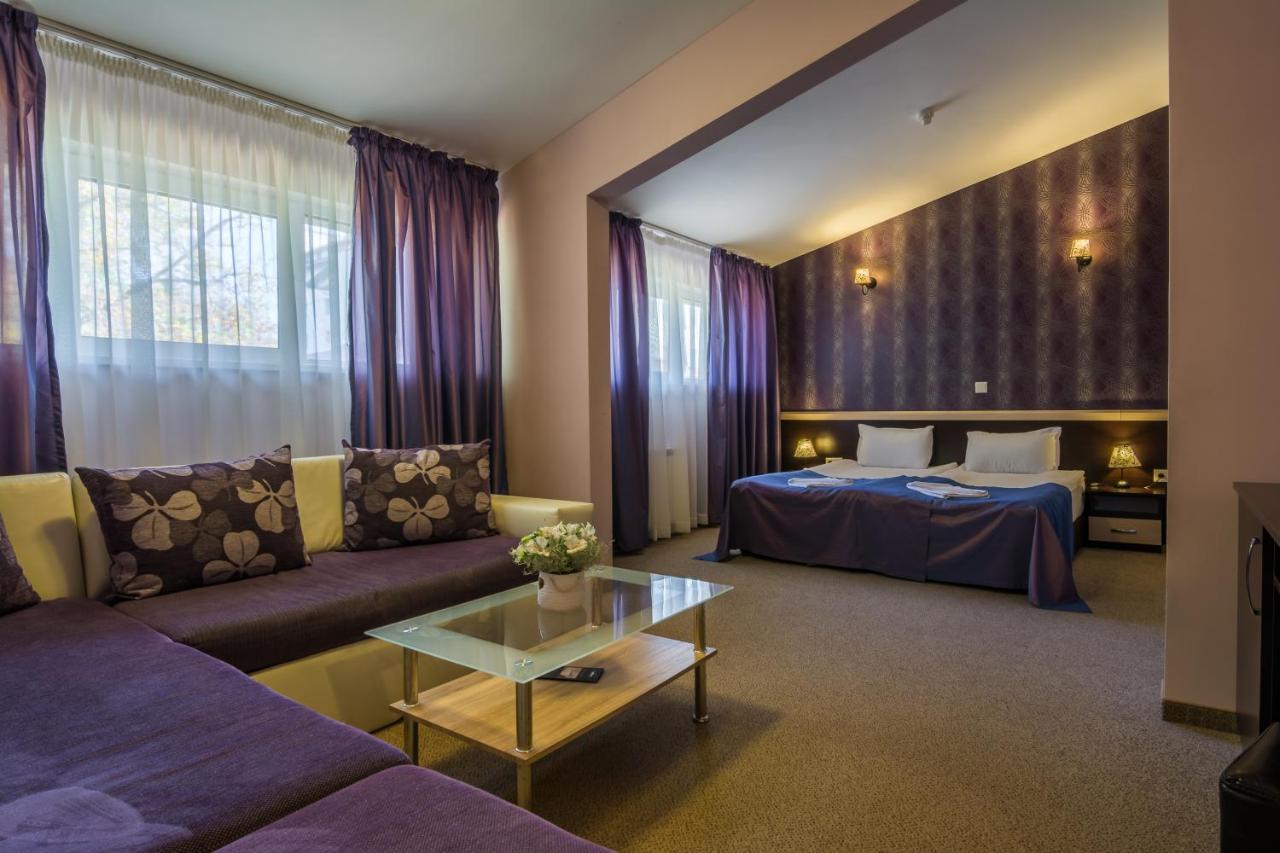 Hotel Royal ボロヴェッツ エクステリア 写真