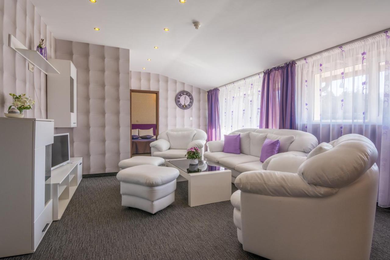 Hotel Royal ボロヴェッツ エクステリア 写真