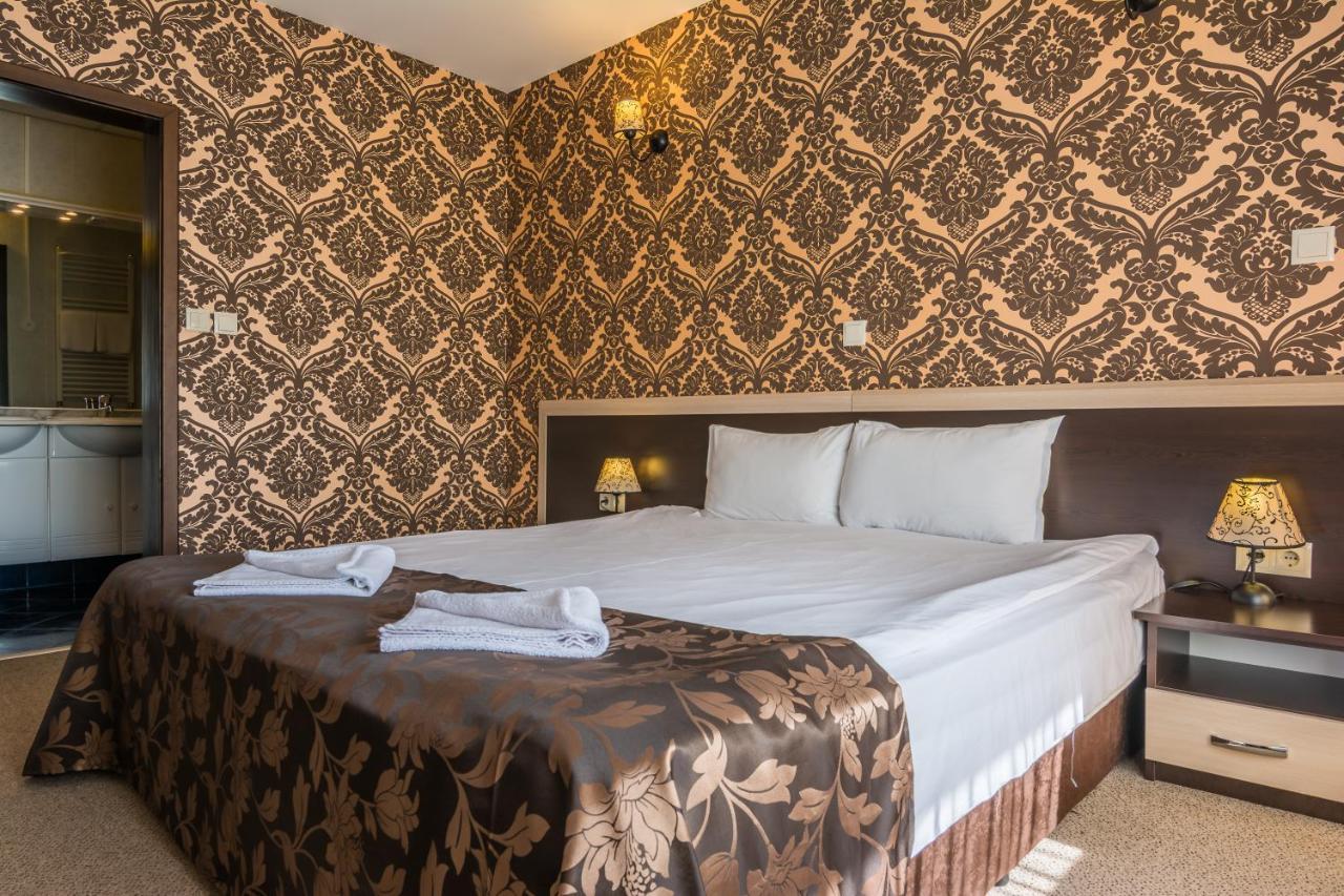 Hotel Royal ボロヴェッツ エクステリア 写真