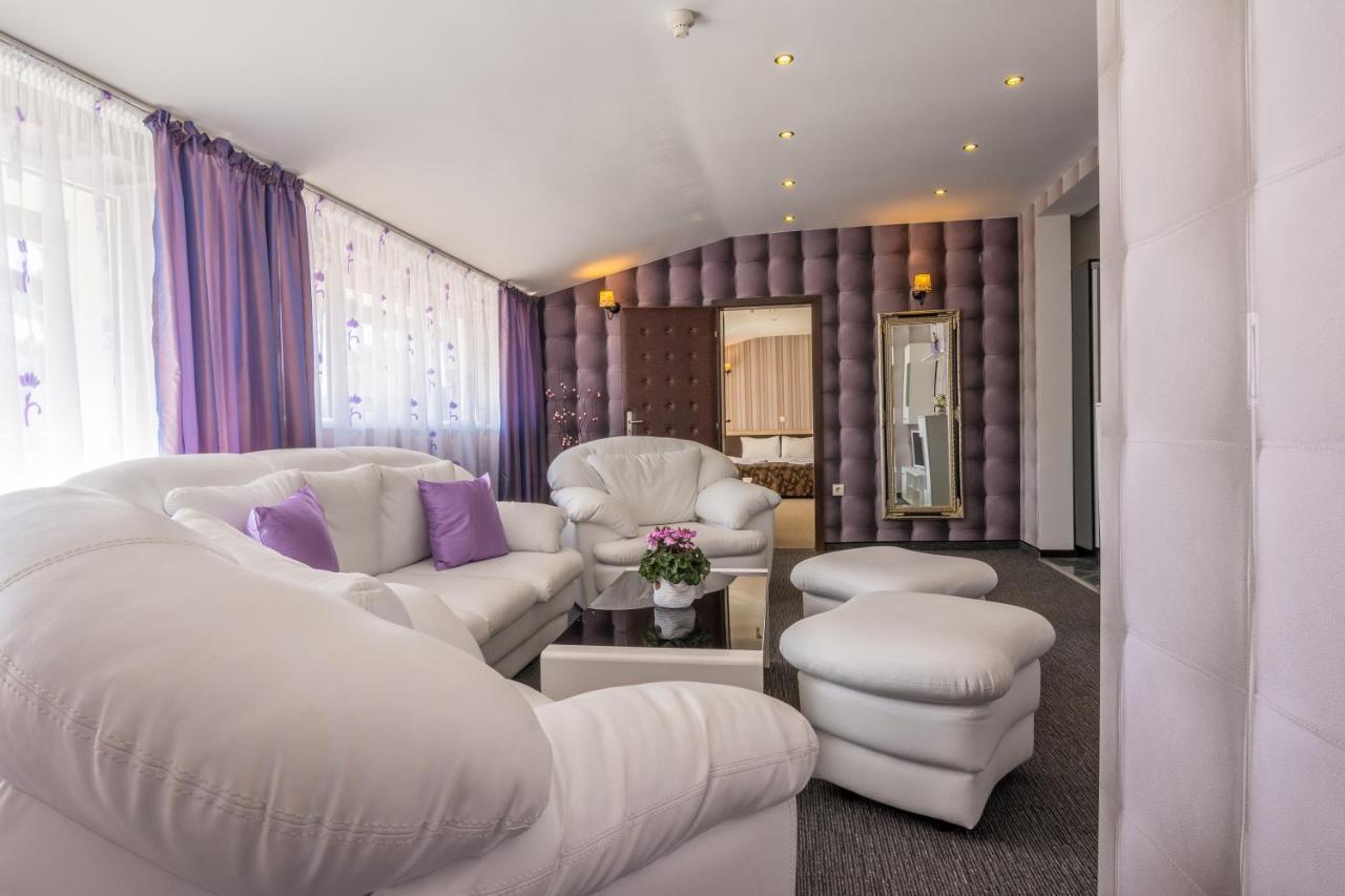Hotel Royal ボロヴェッツ エクステリア 写真