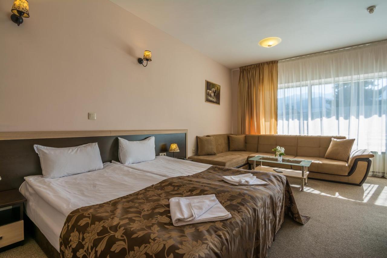 Hotel Royal ボロヴェッツ エクステリア 写真