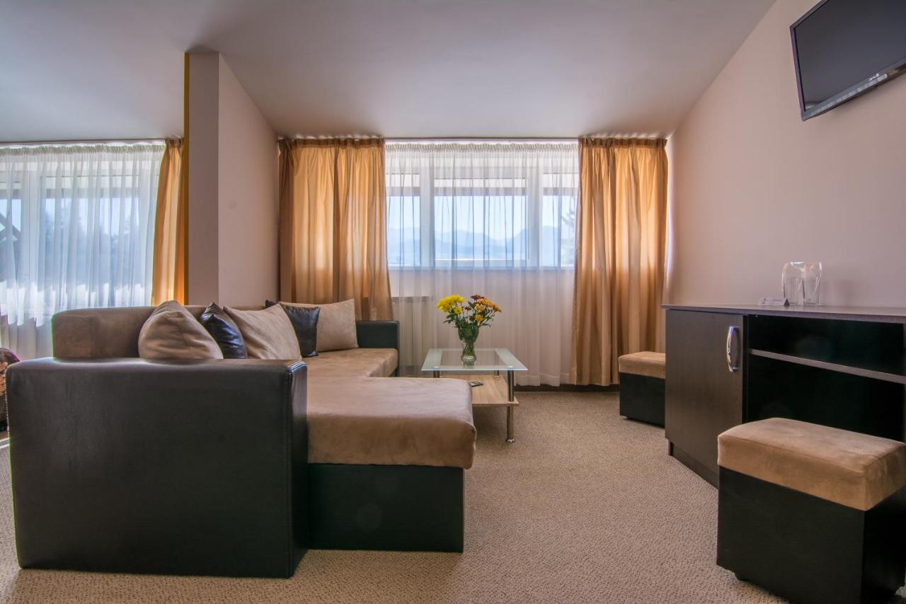 Hotel Royal ボロヴェッツ エクステリア 写真